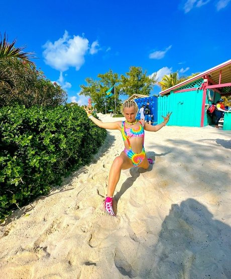 Jojo Siwa ポルノスター アート 写真