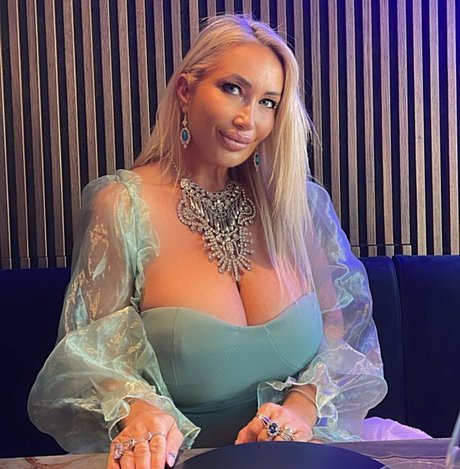 Mara Traversi スターセックス 写真
