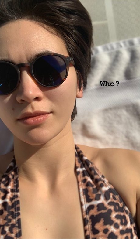 Jessica Yu Li Henwick ポルノスター 写真