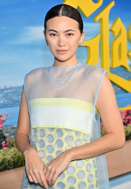 Jessica Yu Li Henwick ポルノスター ギャラリー