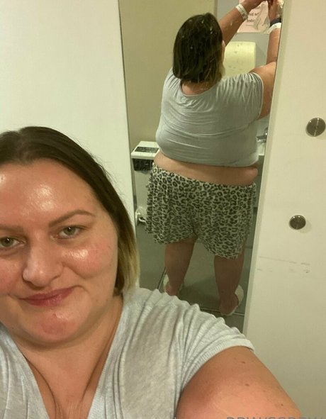 ivannabbw ホットなスター 写真