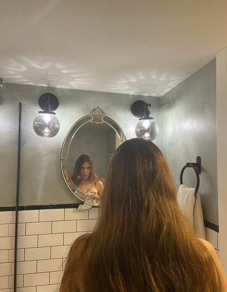 loralvova セックスモデル 写真