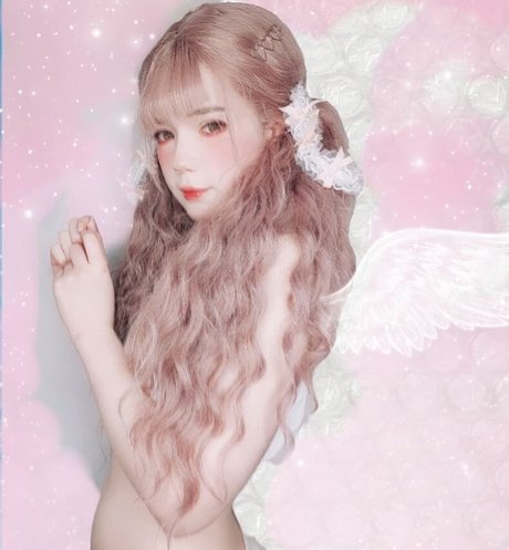 Tsuruko The Alien 裸モデル 写真