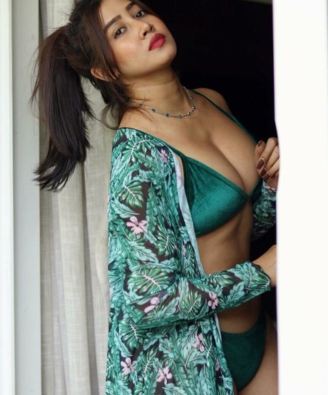 ジム アジアン OnlyFans エロチック 写真