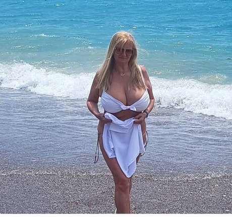 Beata Stanczak 裸のモデル 写真