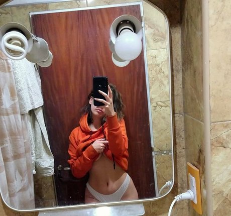 alessiafoxx エロティックモデル 画像