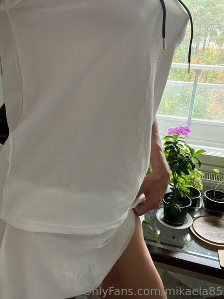 mikaela85 ポルノスター 写真