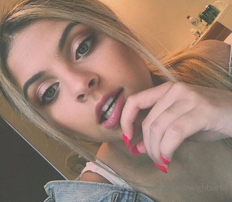 kendrathomas18 アート女優 写真