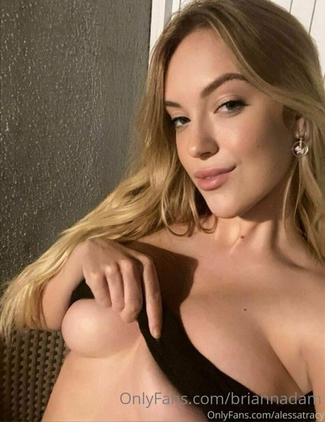 briannadam ヌードのポルノスター 写真
