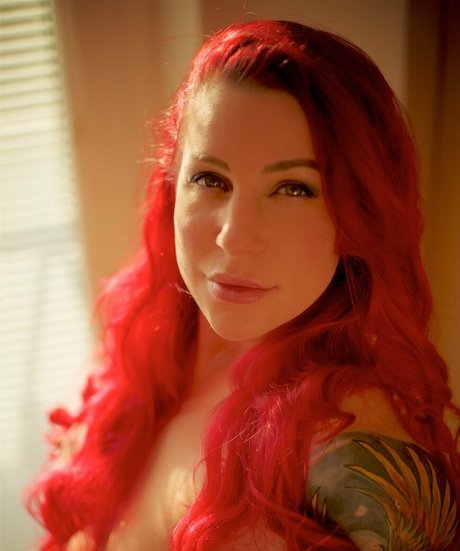 larraphoenix 独占女優 写真