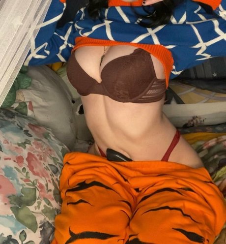 20歳のOnlyFans 美しい裸 写真
