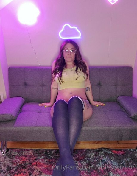 vibeswithtori セックスモデル 写真