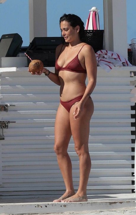 Natalie Martinez ヌードスター ギャラリー