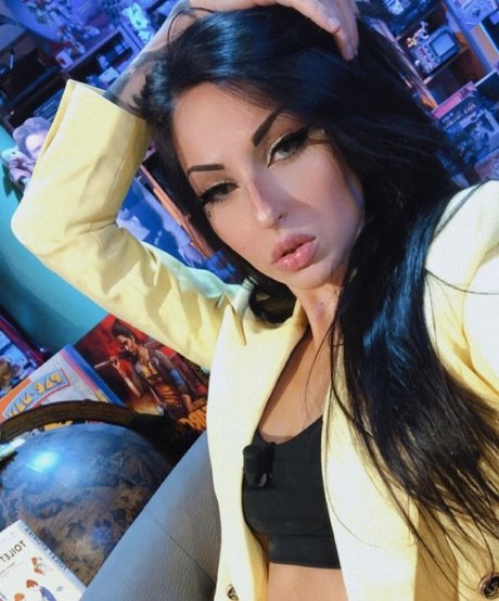 Giada Cristina Bessi 完璧なポルノスター 写真