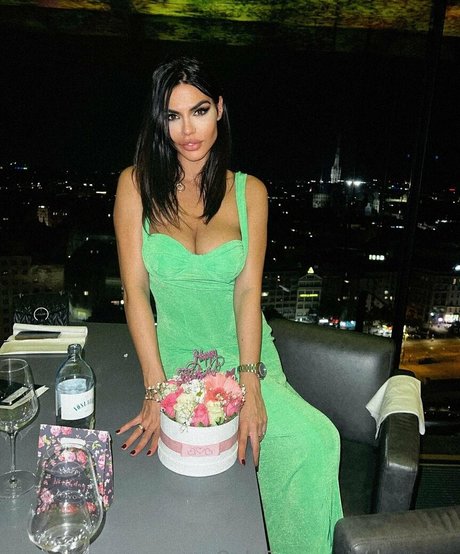 Dejana Simovic 可愛いモデル 写真