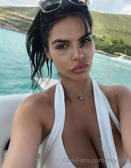 Dejana Simovic 独占モデル 写真