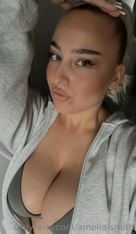 amelia smith セクシーモデル 画像