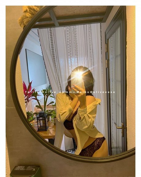 imoliveemmm エロティックモデル 写真