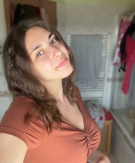Clarisse Dupont ポルノスター 裸 写真