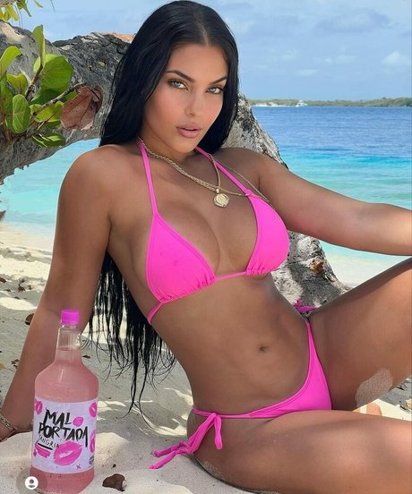 Yeimmy Rodriguez ヌードモデル 画像