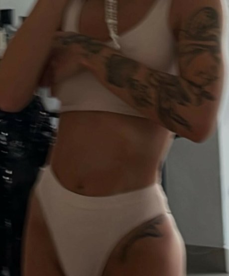 Manu Guglielmi 美しい女優 写真
