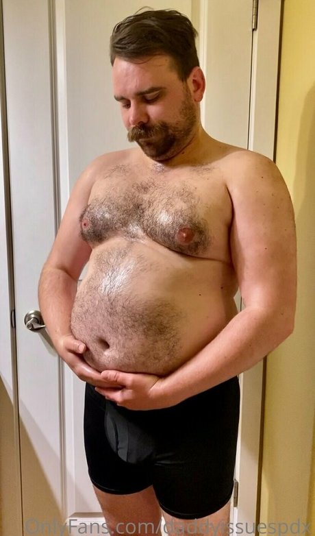 daddyissuespdx 裸のスター 写真