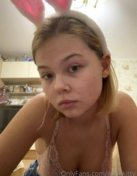 elinakitty ポルノモデル 写真