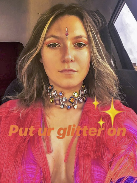 Ilgin Utin セックスモデル 写真