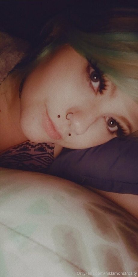 nikkimonstrosity 美しいポルノスター 写真