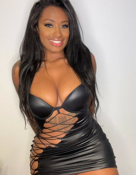 Samira Bombom ポルノ女優 画像