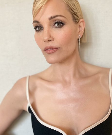 Leslie Bibb 裸のスター 写真