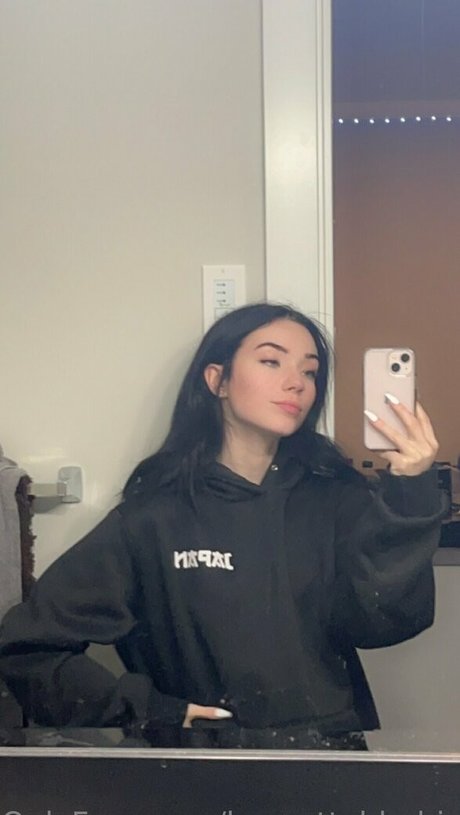Brunettebhabie エロティック女優 アーカイブ