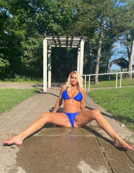 AvaLynn Daniels エロティックなスター 写真