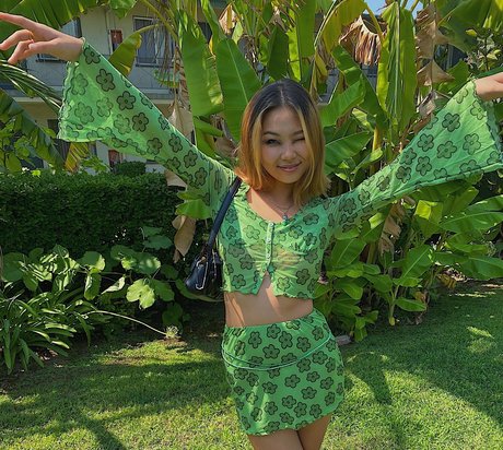 siamesesluts セクシーモデル 写真