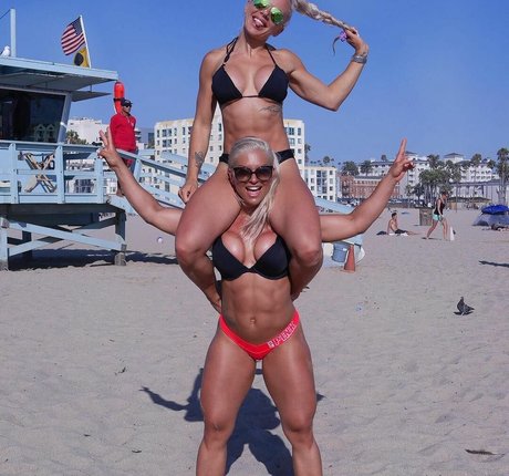 Caroline Aspenskog ホットなポルノスター 写真