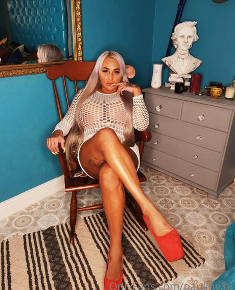 pauline18 セックスモデル 写真