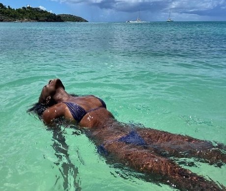 Dina Asher Smith アダルトスター アーカイブ