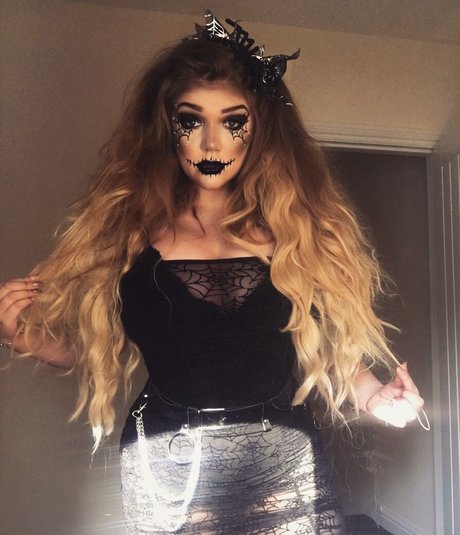 Lucy May Dawson XXXモデル 写真