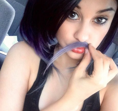 Yvette Monreal 完璧なスター 写真