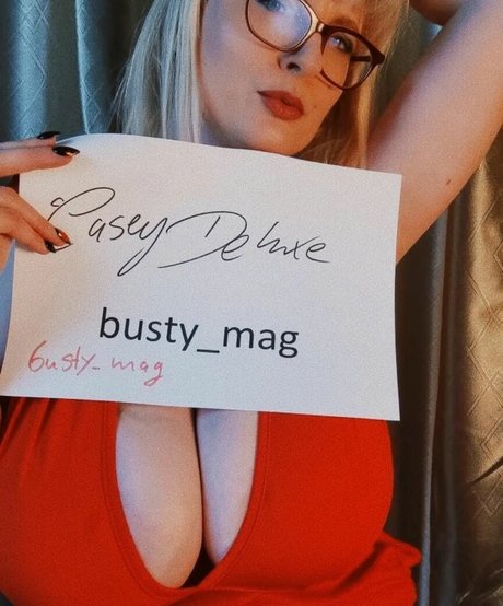 Busty Magazine アートスター ギャラリー