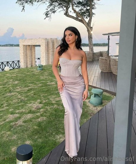 alishbasof ポルノ女優 画像