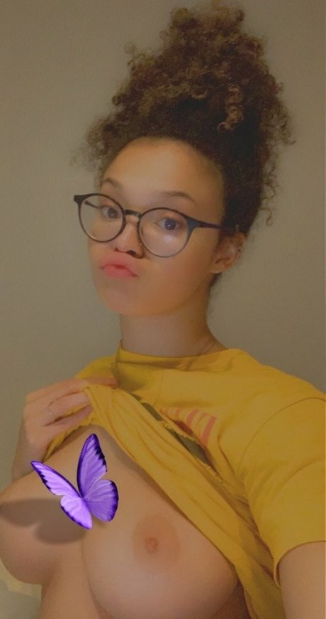 AmberXXX ヌード女優 写真