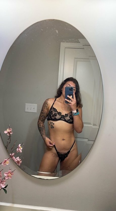 デカ尻ジーンズ OnlyFans 美しい裸 画像