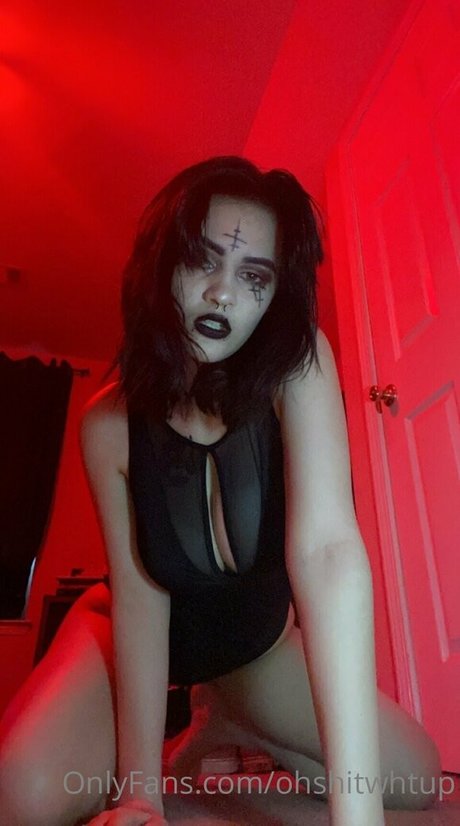 ohshitwhtup エロティック女優 写真
