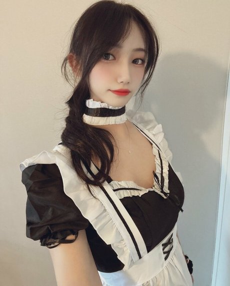 Ayoung ヌードスター 写真
