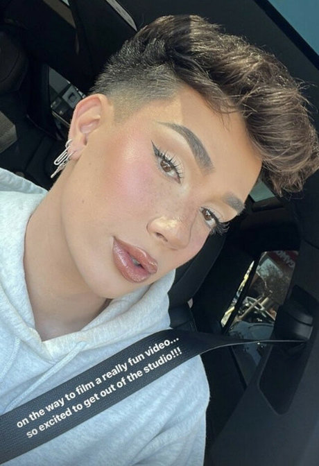 James Charles トップモデル 写真