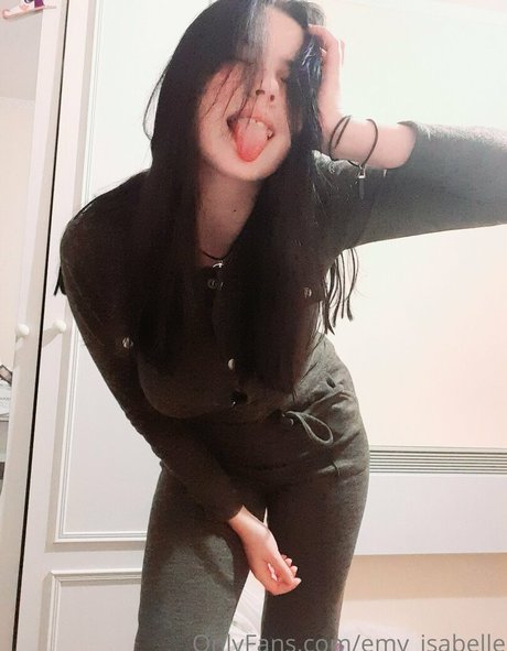 emy isabelle 女優 画像