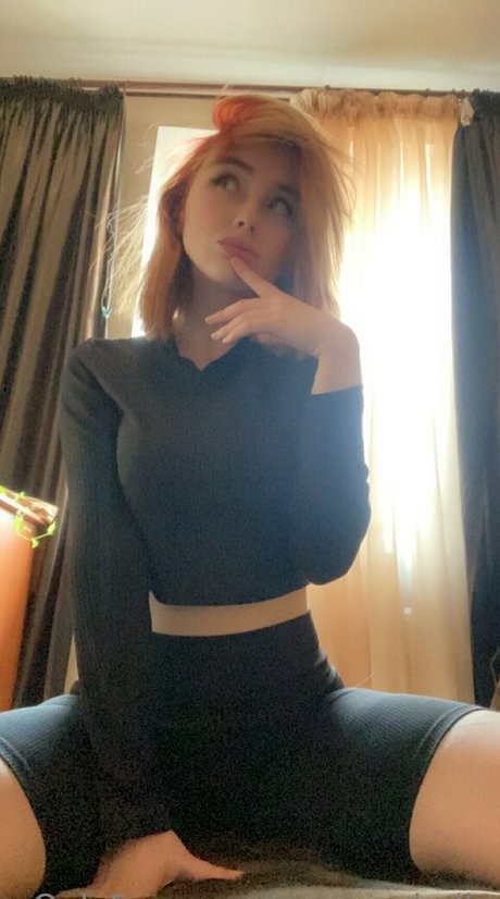 emy isabelle xxxモデル 写真