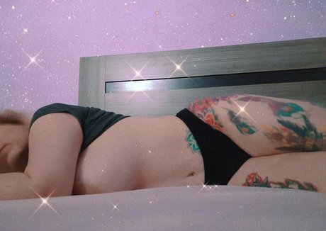 Daireth 美しいモデル 写真