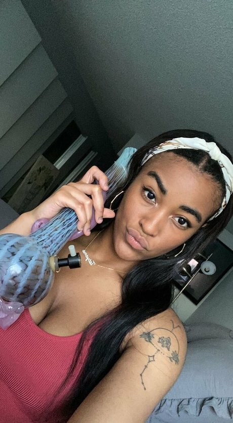 熟女オンリーファン セクシー裸 写真